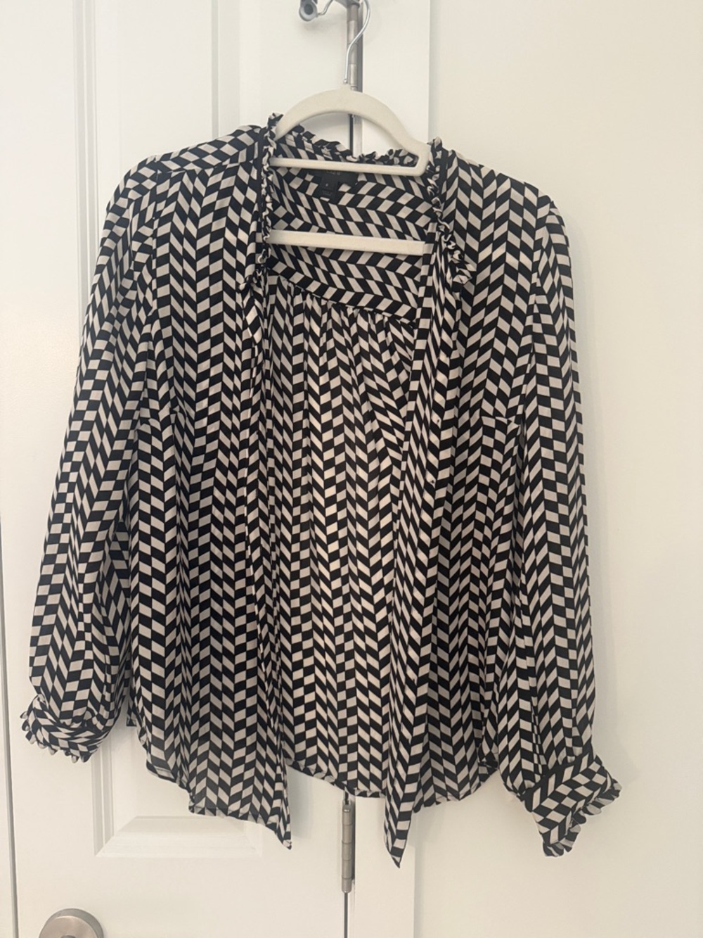Black and White Geometric Women's Blouse